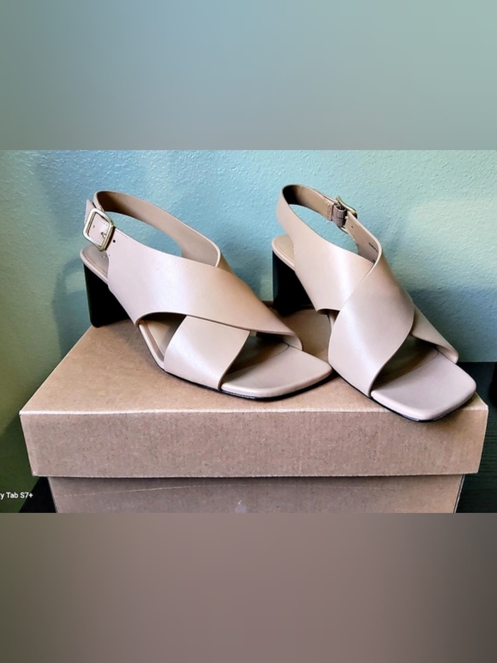 Vince Omega Leather Crisscross Slingback Sandals Beige & Black US 8M
